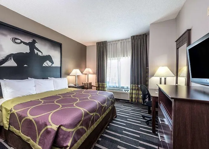 Super 8 By Wyndham Worth North