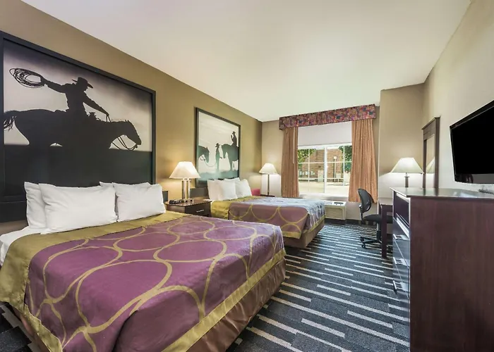 Super 8 By Wyndham Worth North