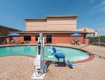 Super 8 By Wyndham Worth North 2*