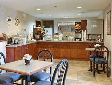 Super 8 By Wyndham Worth North Hotel