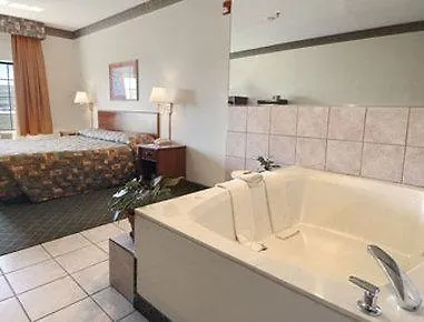 Super 8 By Wyndham Worth North 2*